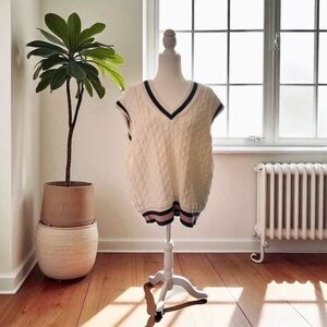 Free People V-Neck Sweater in White and Pink